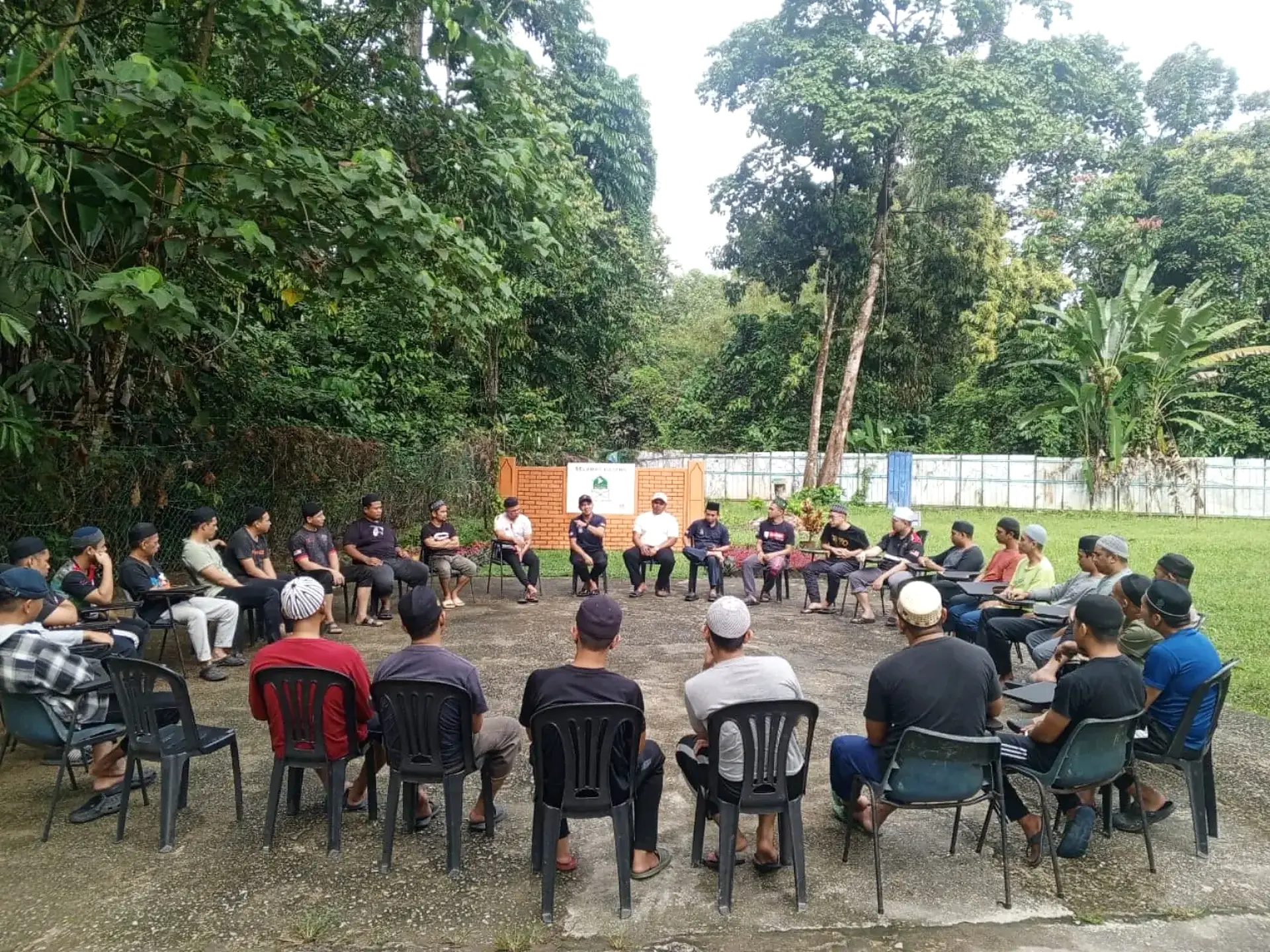 Sesi Kumpulan Sokong Bantu di kawasan terbuka Baitul Ridwan