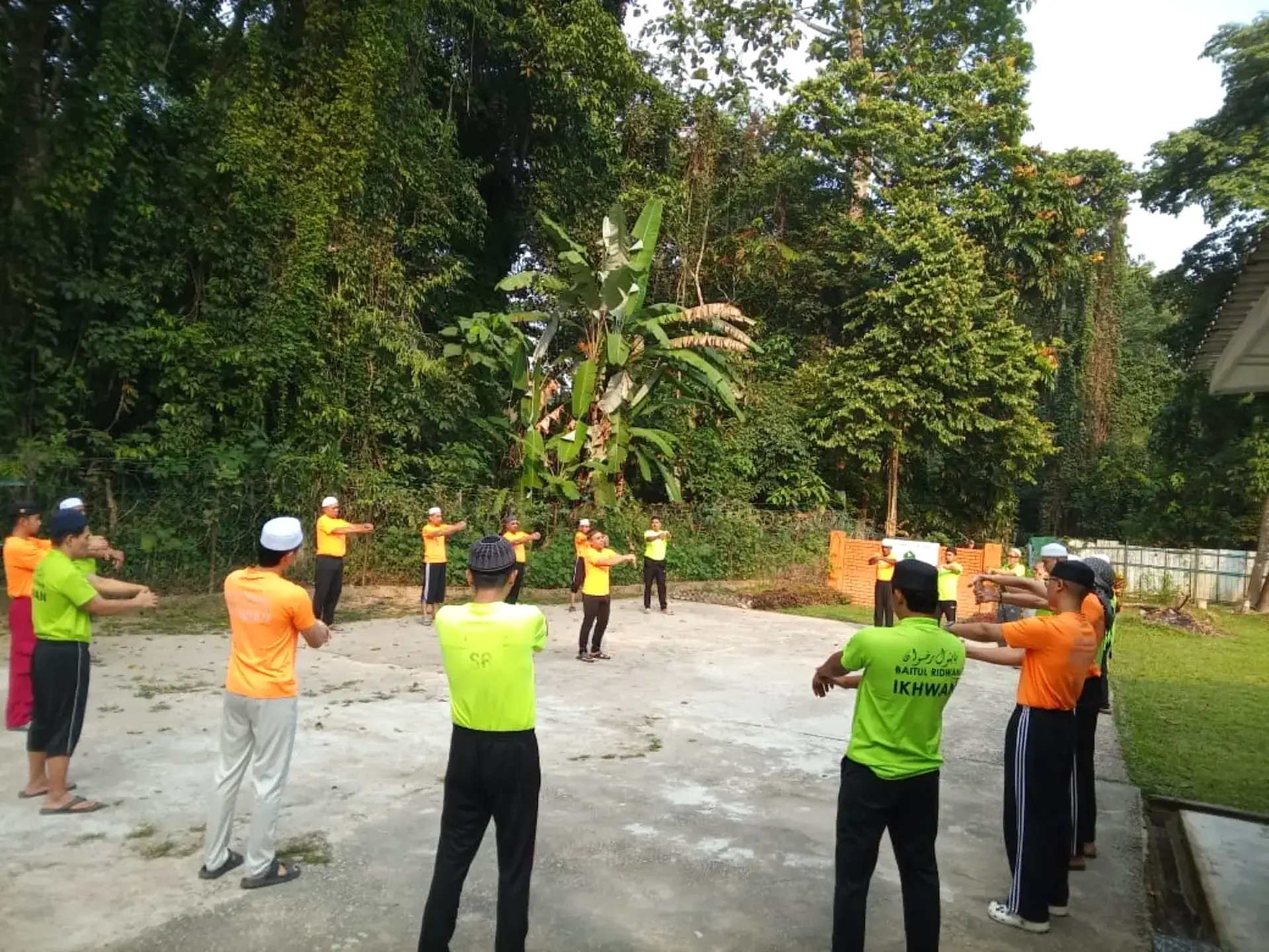 Aktiviti riadah dan kecergasan berkumpulan